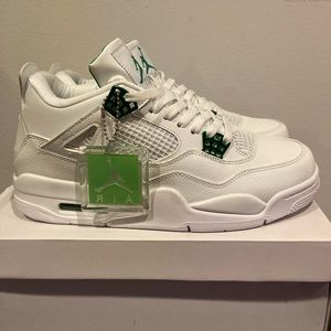 Air Jordan Retro 4 Metallic Green